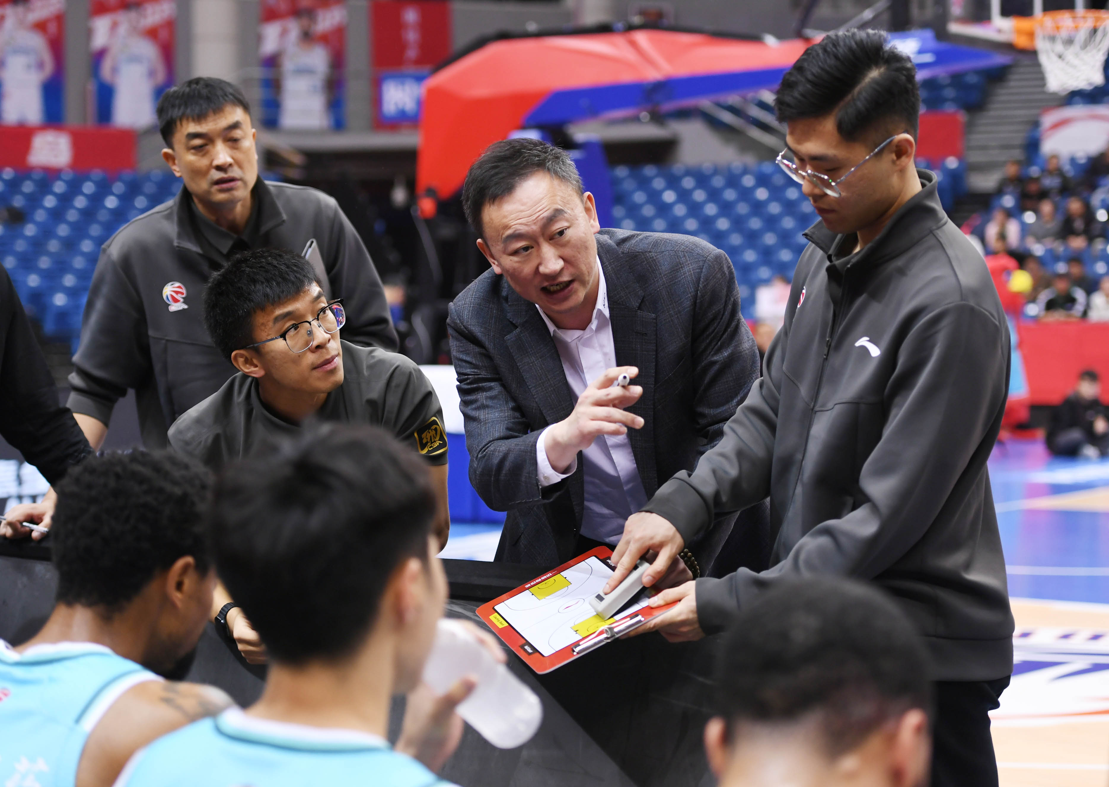 亚博-赛后丹佛掘金备战CBA常规赛，内部沟通细节曝光，更衣室稳定，球队文化再被提及的简单介绍-亚博