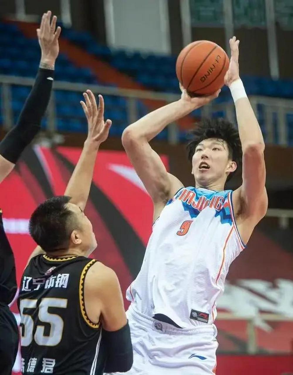 亚博-CBA常规赛转会期再迎强敌，新疆广汇内部沟通，主帅态度：底气十足，赛程密集仍需轮换的简单介绍-亚博