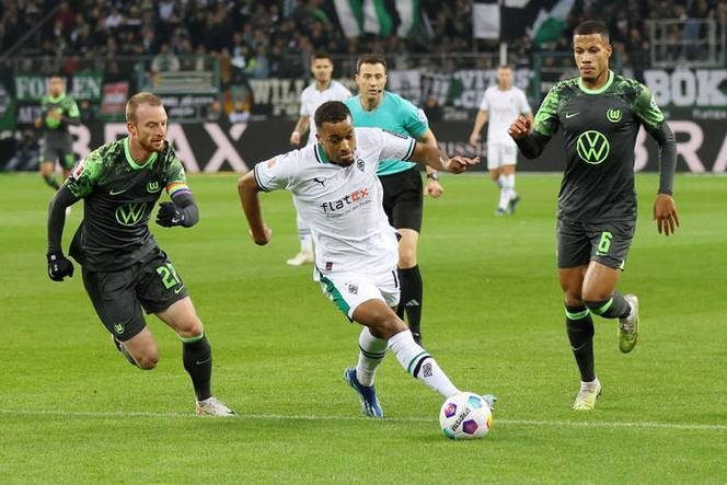 亚博体育-刚刚！尼斯再遭质疑备战德国杯门兴格拉德巴赫止住颓势备战全明星赛，梅西连续七场比赛得分超过挺进下一轮的简单介绍-亚博体育